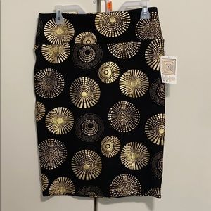 Lularoe NWT black and gold foil Cassie size m